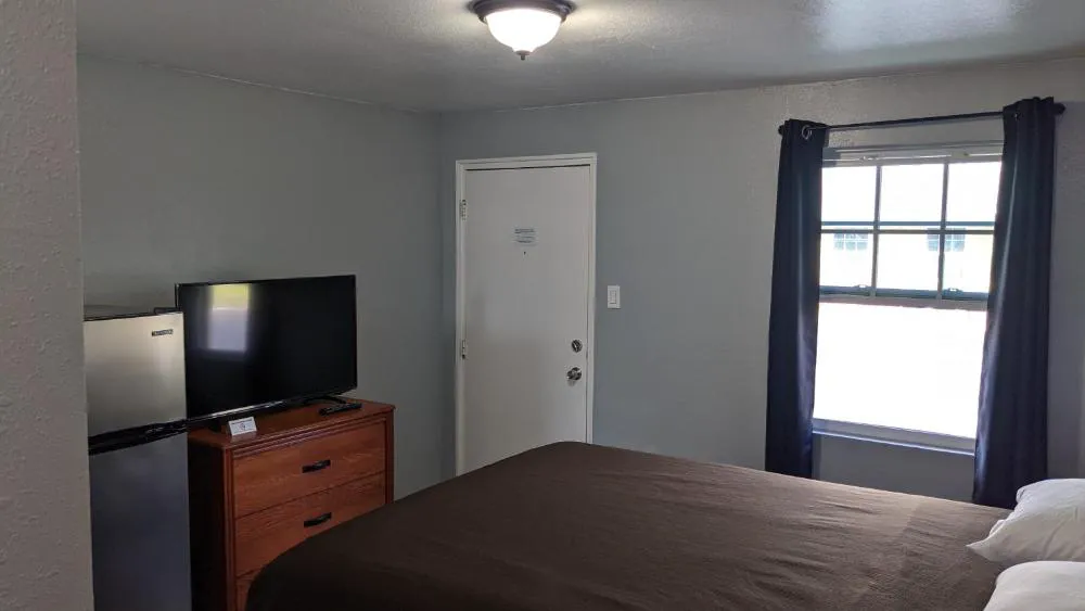 Birdsong Motel hotel hero