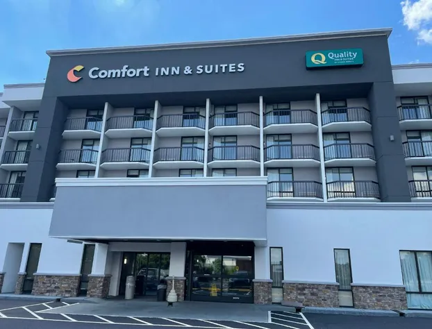 Comfort Inn & Suites Spring Lake - Fayetteville near Fort Bragg hotel detail image 1