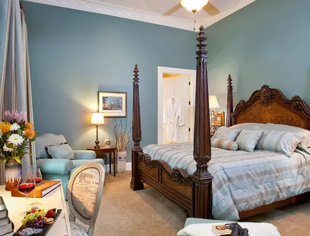 Riverside Inn Bed and Breakfast hotel detail image 2