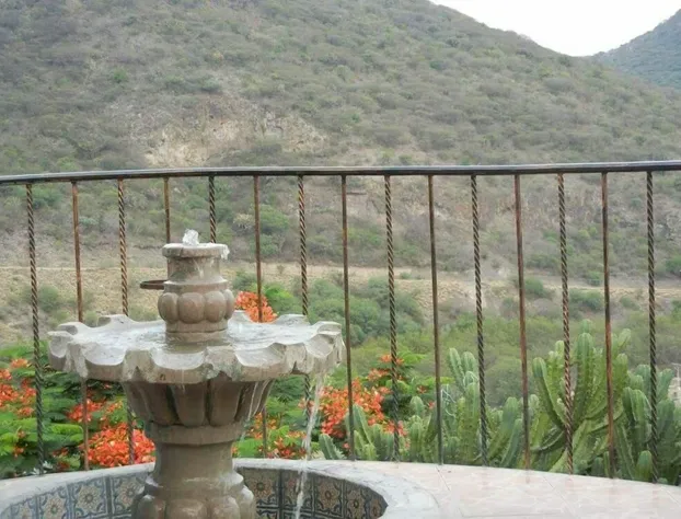 Los Alcatraces hotel detail image 4