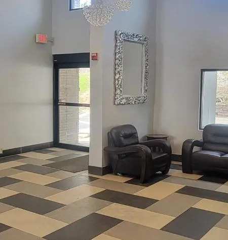 The Royal Inn & Suites hotel detail image 3