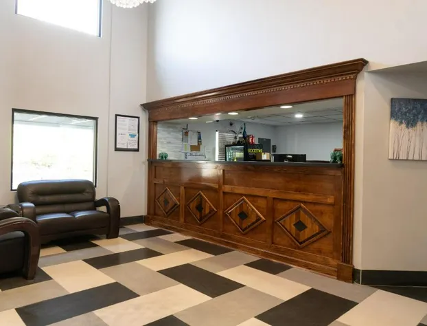 The Royal Inn & Suites hotel detail image 4