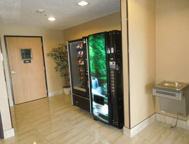 Super 8 by Wyndham Seville hotel detail image 2