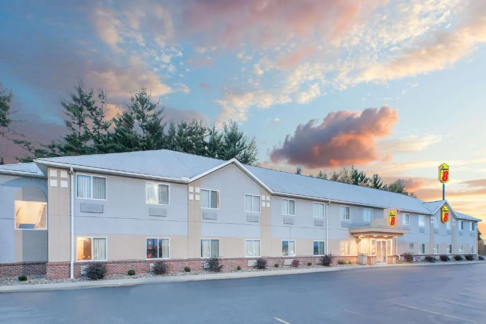 Super 8 by Wyndham Seville hotel hero