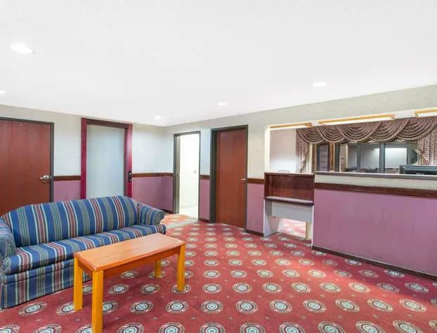 Days Inn by Wyndham Effingham hotel detail image 1