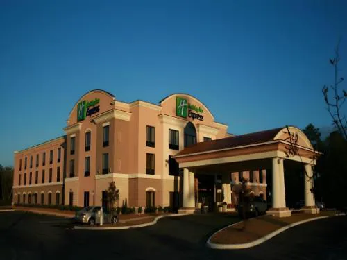 Holiday Inn Express Hotel & Suites PERRY by IHG hotel hero