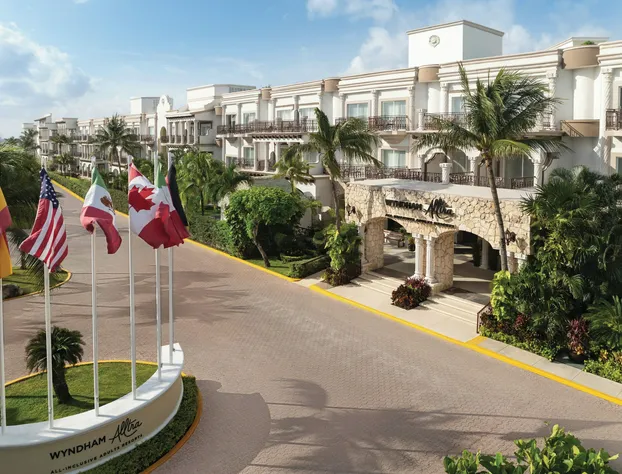 Wyndham Alltra Playa del Carmen Adults Only All Inclusive hotel detail image 2