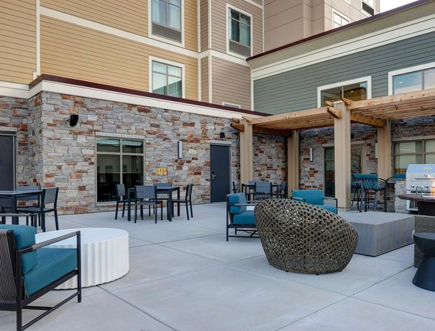Homewood Suites by Hilton Oak Creek Milwaukee hotel detail image 1