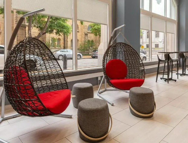 Tru By Hilton St. Louis Downtown hotel detail image 3