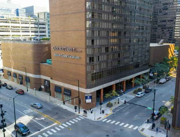 DoubleTree by Hilton Chicago - Magnificent Mile hotel detail image 1