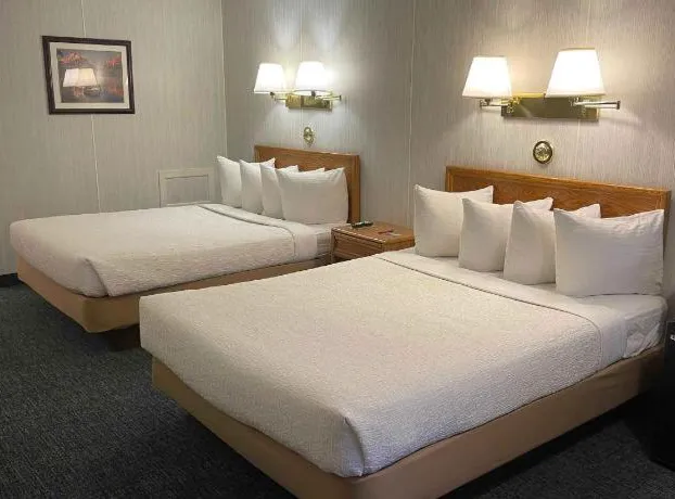 Commack Inn hotel detail image 3