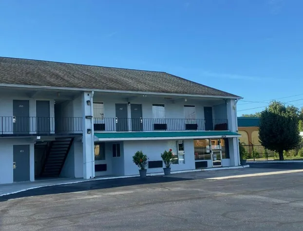 Discovery Inn Macon hotel detail image 1