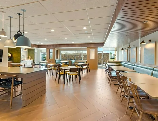 Fairfield Inn & Suites by Marriott Columbus Canal Winchester hotel detail image 3