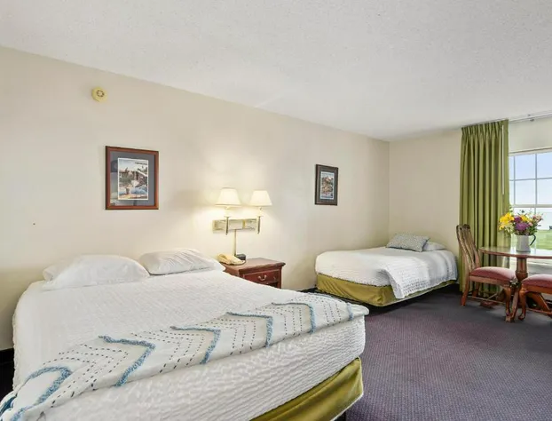 Top Floor Standard Suite Bay View hotel detail image 2