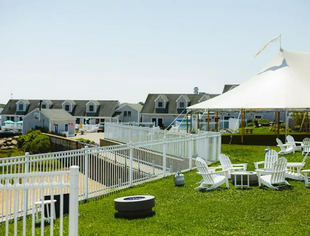 Champlin's Marina & Resort hotel detail image 1