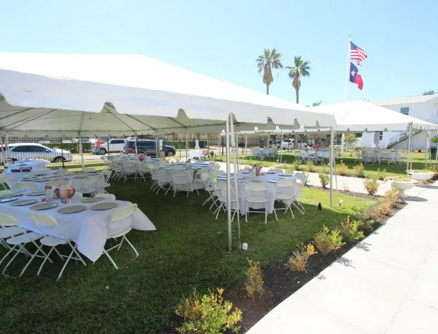 The George Manor hotel detail image 1