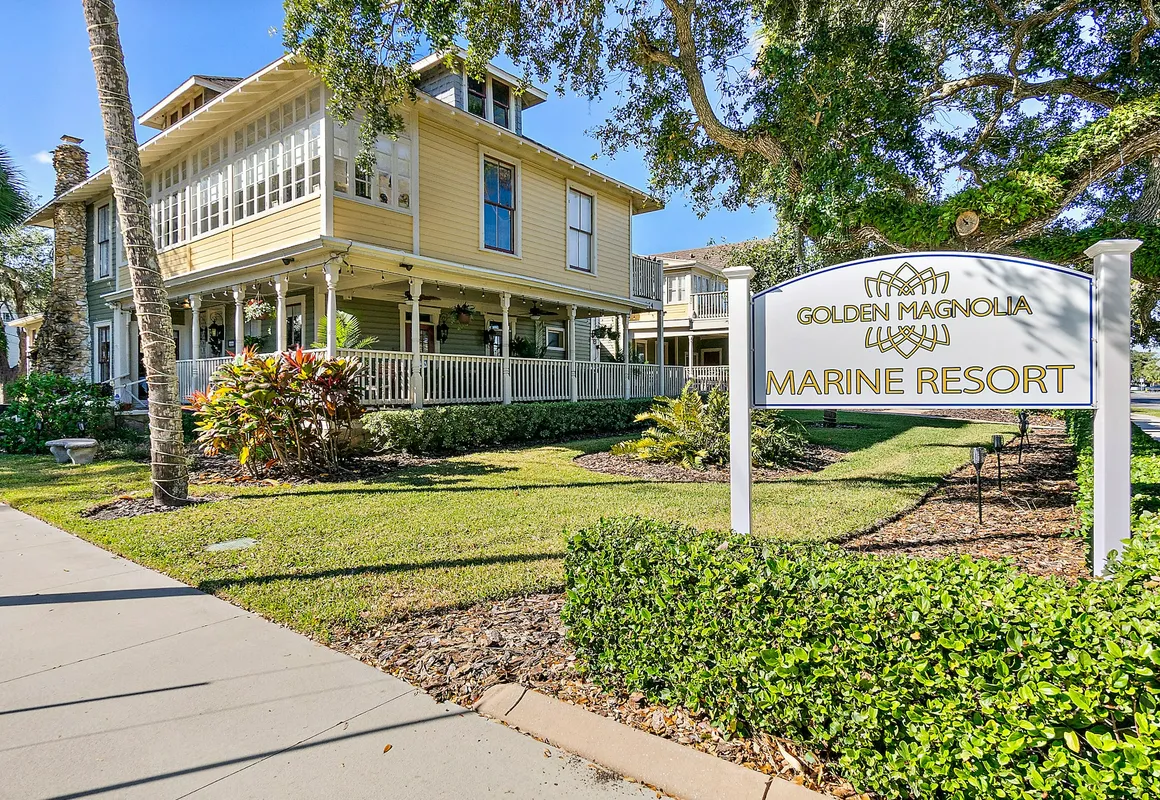 Golden Magnolia Marine hotel hero
