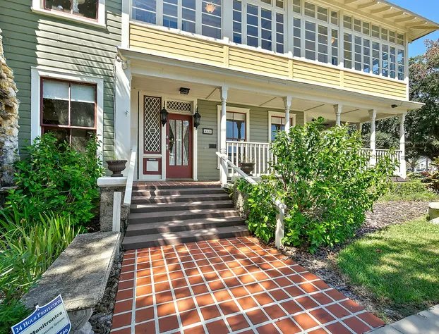 Golden Magnolia Marine hotel detail image 3