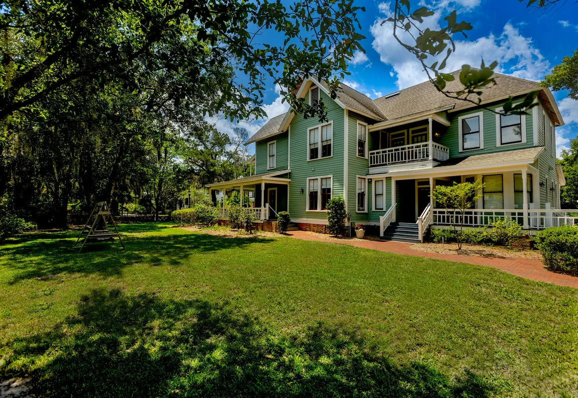 Camellia Rose Inn hotel hero