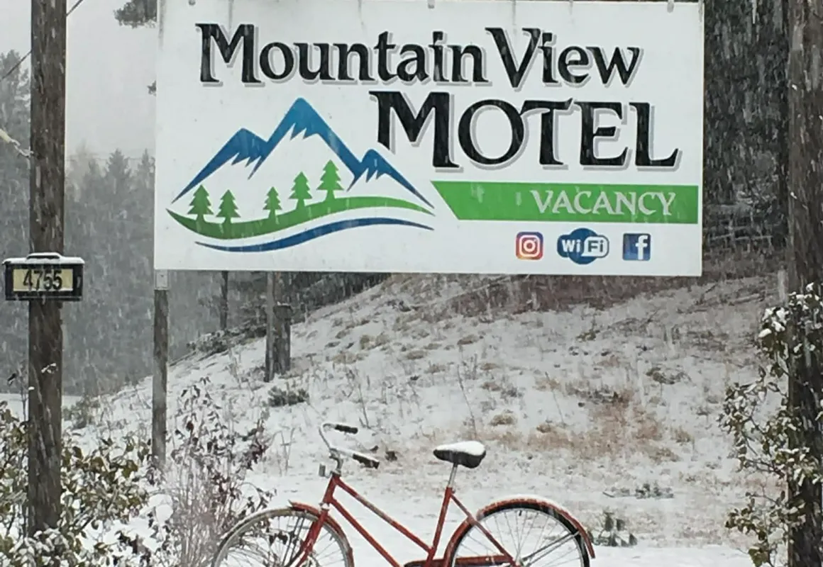 Mountain View Motel & Campground hotel hero