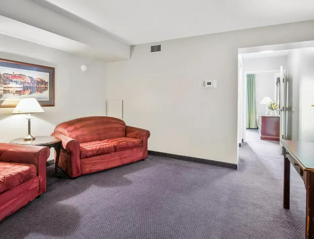 Second Conference Standard Suite Bay View hotel detail image 1