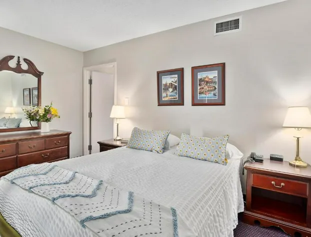 Second Conference Standard Suite Bay View hotel detail image 3