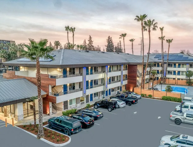 Studio 6 Suites – Stockton, CA – Waterfront hotel detail image 1