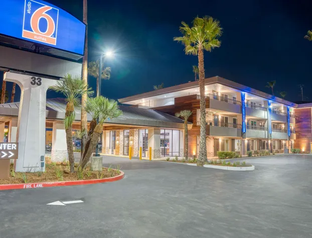 Studio 6 Suites – Stockton, CA – Waterfront hotel detail image 3