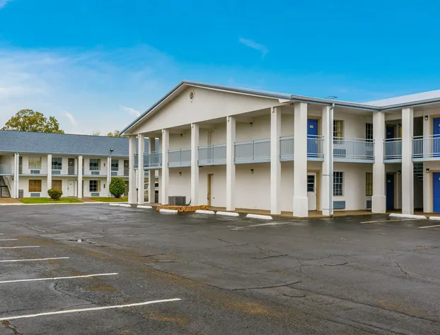 Motel 6 Alexandria, LA - South hotel detail image 1