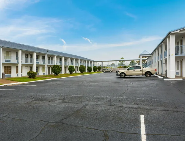 Motel 6 Alexandria, LA - South hotel detail image 2