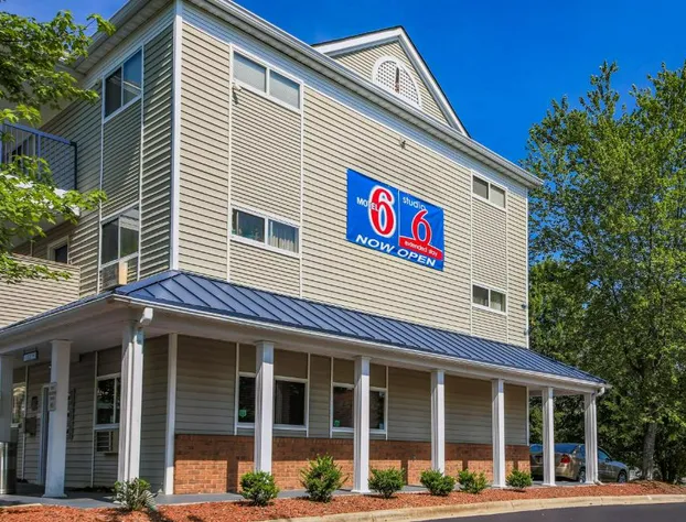 Motel 6 Greensboro, NC - I-40 hotel detail image 2