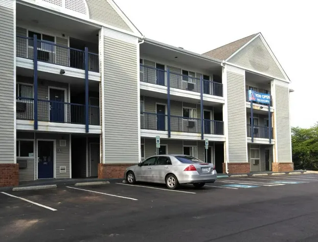 Motel 6 Greensboro, NC - I-40 hotel detail image 3