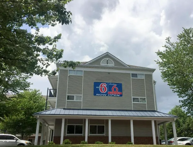 Motel 6 Greensboro, NC - I-40 hotel detail image 3