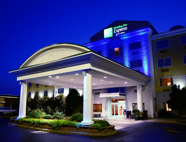 Holiday Inn Express Hotel & Suites Watertown-Thousand Island by IHG hotel detail image 2