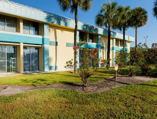 Garnet Inn & Suites, Orlando hotel detail image 2