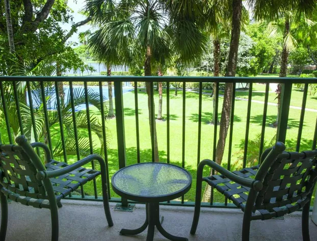 Club Wyndham Palm-Aire hotel detail image 3