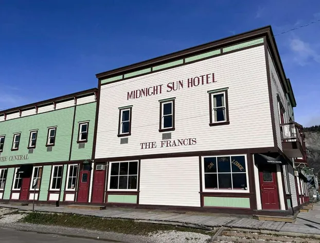 Midnight Sun, a Coast Hotel hotel detail image 3