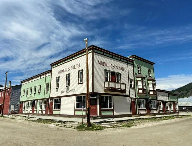 Midnight Sun, a Coast Hotel hotel detail image 4