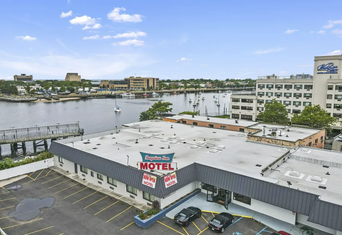 Bayview Inn Motel - Adults Only hotel hero