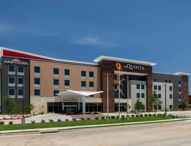 La Quinta Inn & Suites By Wyndham Pflugerville hotel detail image 1