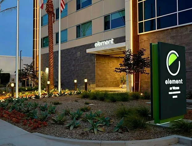 Element Irvine hotel detail image 1