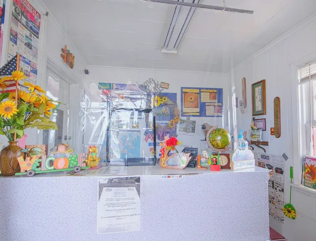 Sunflower Motel Hiawatha By OYO hotel detail image 4