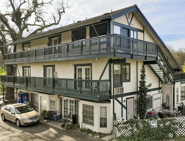 The 10th Green Inn hotel detail image 1