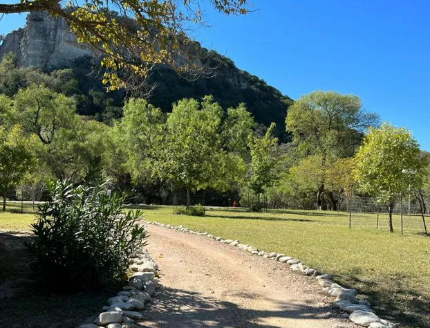 Seven Bluff Cabins hotel detail image 3