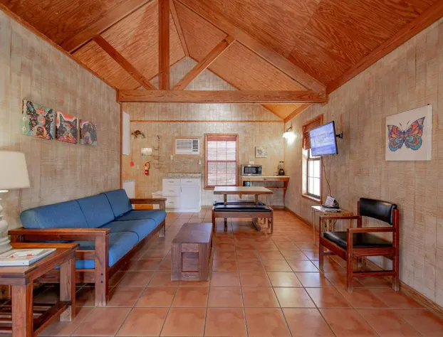 Seven Bluff Cabins hotel detail image 4