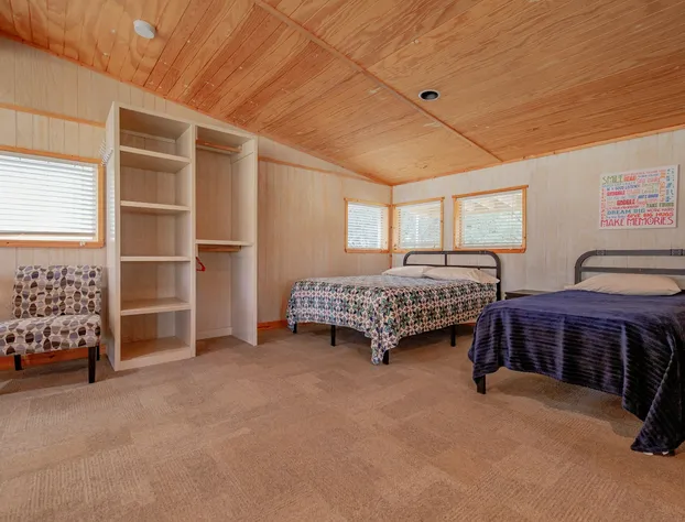 Seven Bluff Cabins hotel detail image 4