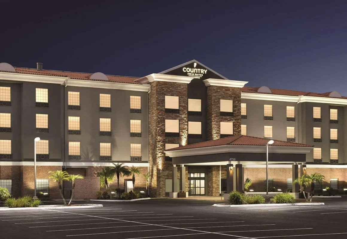 Country Inn & Suites by Radisson, RJ Stadium - Tampa Airport East hotel hero