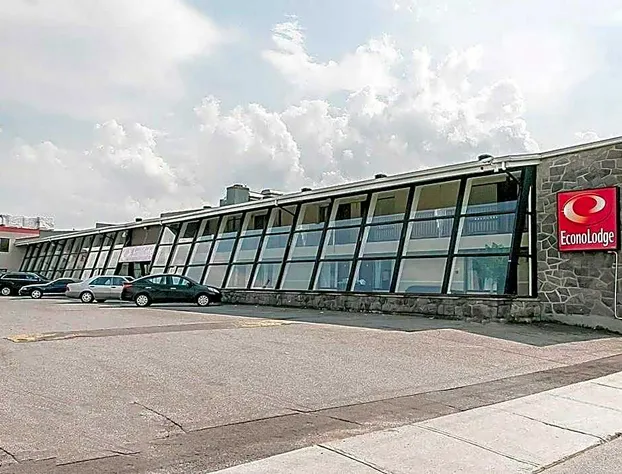 Baymont by Wyndham Montreal Airport hotel detail image 3