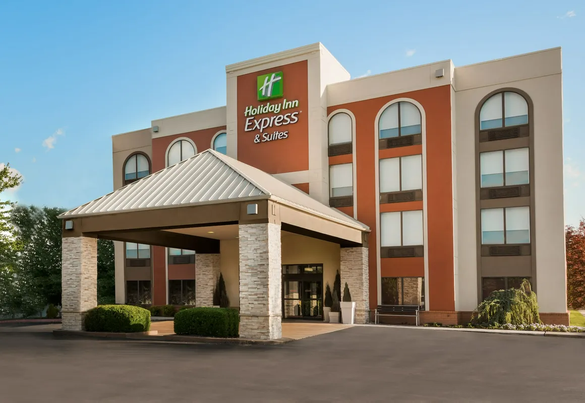 Holiday Inn Express Hotel & Suites Bentonville by IHG hotel hero