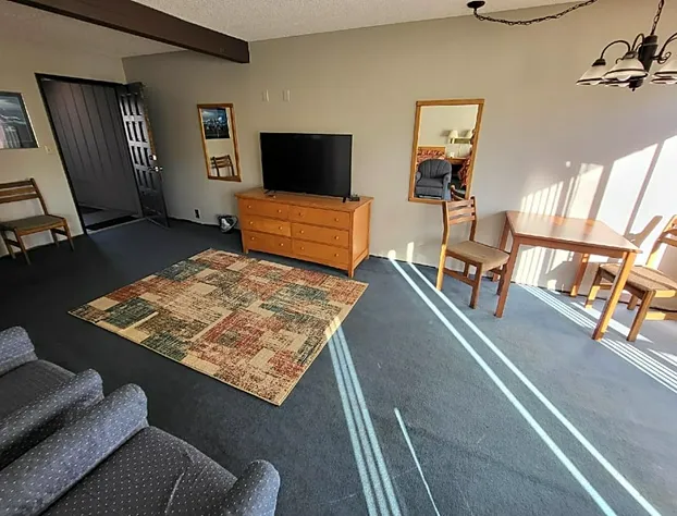 Lakeshore Lodge hotel detail image 2